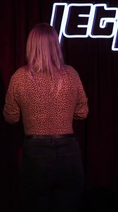 CANADA VS. USA! 🇨🇦🇺🇸🦅🍆 #canada #usa #canadiancomedy #comedian #joke #femalecomedian #standupcomedy #crowdwork #america #funnyreels | Julia Hladkowicz