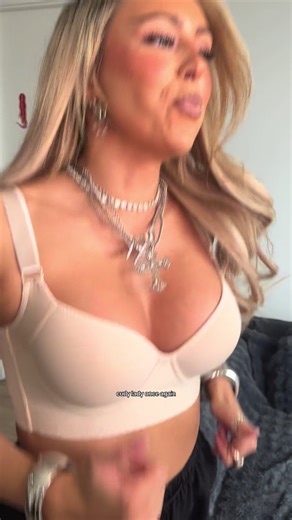 My cup size is 36C and wearing this bra in 36B its perfect for me@Curlady #bra #fypuk🇬🇧📍 #tiktokmademebuyit #dealdrops #comfy