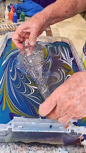 Glass vase Water Marbling ♥️. A fresh look 👌. Seal with a spray varnish. | Raynbow Crow Studios