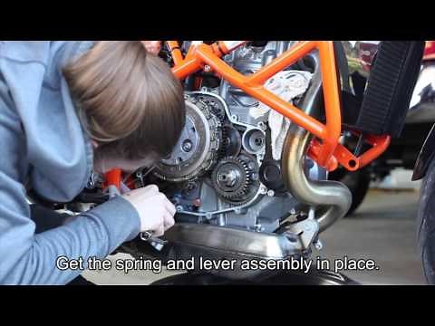 ChixTech: KTM Duke 690 Factory Pro Shift Kit Install