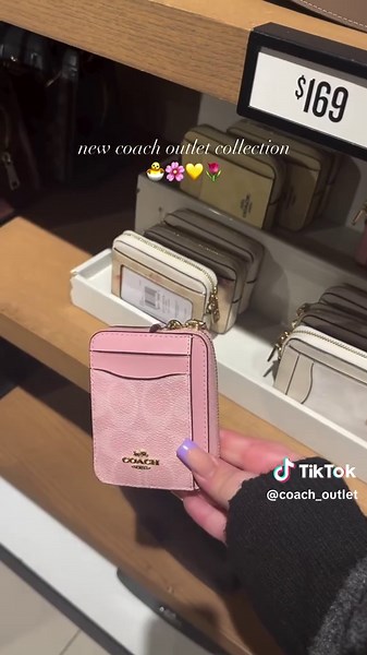 NEW ARRIVALS💯 worldwide shipping🇺🇸 get your hands on the latest Coach bags!