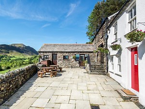 20K views · 912 reactions | Imagine a weekend away with everyone you love in an amazing cottage with panoramic MOUNTAIN VIEWS!! Imagination becomes reality at Newlands Fell House... This haven in the Newlands Valley sleeps 16 and 2 dogs are welcome! Soak up the sun in the garden, head out on a walk, visit the pub and enjoy the fabby furnishings! www.sallyscottages.co.uk/newlands-fell-house | Sally's Cottages | Facebook