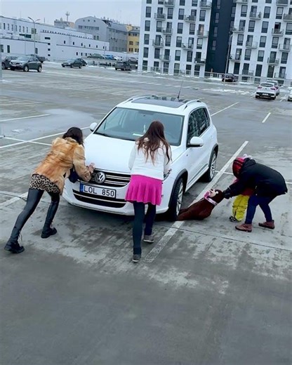 The Incredible Strength of Women: A Truly Inspiring Story!