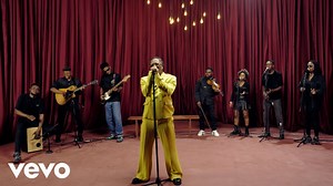 Watch Oxlade Perform the Live Acoustic Version of “Arabambi”