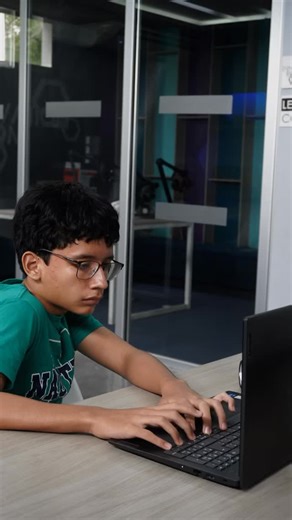 💡 ¿Y si este vacacional tu hijo crea tecnología en lugar de solo consumir videos y videojuegos? 🤖 CodeBots STEAM – Algorithmics Guayaquil Programación Robótica Diversión real 📆 Inicio: 3 de marzo ⏱ Duración: 1 mes 🎓 Metodología Algorithmics STEAM 📍Innovation Room, Liceo Panamericano Smborondón 👨🏻‍💻Modalidad: Presencial / Online en vivo Info e inscripciones: 📲 Escríbenos por WhatsApp 099 983 4978 🔗 Link en la bio 👉 Cupos limitados | Algorithmics Guayaquil