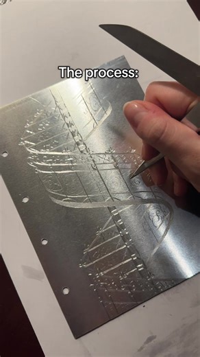 Doesn’t look like it but it’s sooooo easy to make!! #engraving #embosing #gravure #notebook #diy