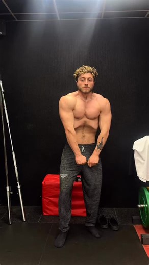 James Carthy | The Kaizen Coach 📈 on Instagram: "OFF SEASON WEEK 12 UPDATE 👹 This is one for the bros and brosettes who are interested in my personal progress. As usual just doing the do and following what @gannabolic says. This is just covering how I make my routine for myself to show it is possible to find a routine even when life is chaotic and busy. All it takes is having a plan and working to slowly incorporate it into your day to day until it is inherent. Do thy do. For 1-1 fitness coach