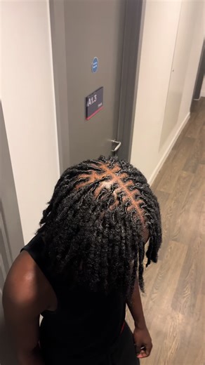 Expert Retwist Techniques for Beautiful Locs