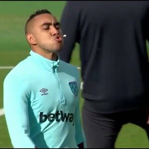 Payet perfecting his sticky touch 👌👏 | Eat My Goal