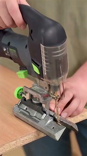 Effortlessly produce precise angled cuts from +45° to -45°