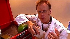 Watch Good Eats Season 4 Episode 13 - Chile's Angles