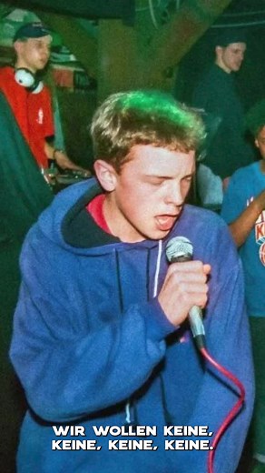 es war so krass nach 30 jahren zum ersten mal unsere hosenscheisser-stimmen zu hören. accapella, samt atmer und nebengeräusche. live und direkt aus meinem kinderzimmer unterm hochbett 💥 mehr exclusiv geht nicht💥 jetzt auf jantube💥 #früher #oldschool #hamburg #deutschrap #dialektik #beginner #tbt