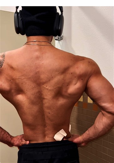 #backday #gymtok #flex #fitnesscommunity