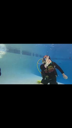 #yayscuba #elmardiving #crucianadventuredivers #maskclear #easyas123 | Vicki Scuba Miller