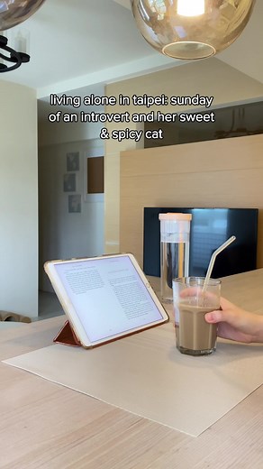 Morning Routine with Cat: Sunday Activities at Home