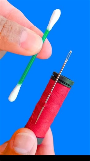 Threading a needle: Easy sewing secrets and tricks #DIY #Shorts