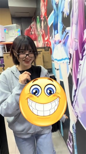 cgscomputer_oficial on Instagram: "No puedes escapar de @Lala 🫵😎 como tampoco de las ofertas de CGS #humor #comedia #pc #monitor #msi #atencionalcliente #limaperu🇵🇪 #gamer #cyberplaza #fyp"