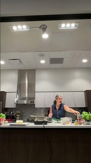 Cooking with GIADA from her new cookbook, Super Italian! #food #giasitaliankitchen #recipes #dinner