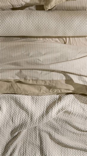 A best-selling coverlet made with organic cotton and a textured jacquard weave for timeless comfort. | Parachute Home