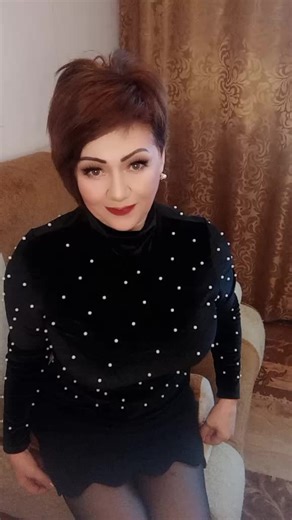 Elegant Outfit Inspiration for Semi-Formal Events