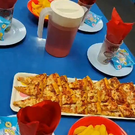 Looking for an amazing birthday experience?!😍 Booking your party could not be more straightforward. We have something for everyone and we will take care of everything so you can relax and make special memories together! Don't have 12 children? Opt for our Safari Super experience for 6-8 children, find out more here: www.safariplay.co.uk/milton-keynes/parties/safari-super-six-experience-68288.html Each themed party includes; 80-minutes of adventure play and 40-minutes in a private themed party r