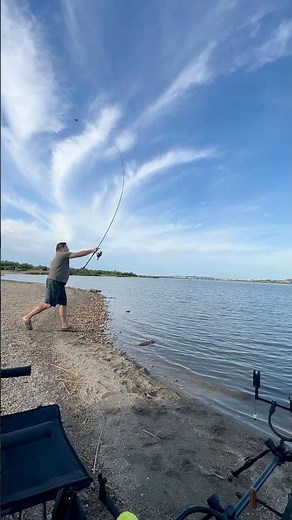 Ziiiiiiii... iiiii...iiiing-Splash! 🤣 Used the fancy carpin' gear this time #carpfishing