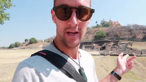 Cholula Puebla Mexico - Pyramid of Cholula & trying Mexican food - grasshoppers & mole | Puebla