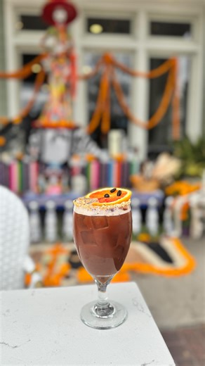 In the glow of the altar and the whisper of memory, a spirit is stirred. Lágrimas de Cacao blends coffee, 100% cocoa, clove and cinnamon syrup, Espolón Blanco, and walnut liqueur, rimmed with toasted sesame seeds. Dark, rich, and reverent - a cocktail that honors the sweetness of life and the beauty of remembrance. 💀✨ | El CABO VERDE