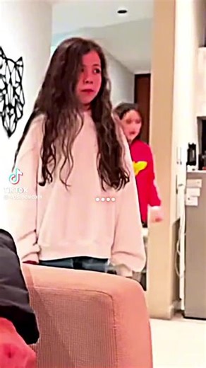 TikTok · Valentina Andrade