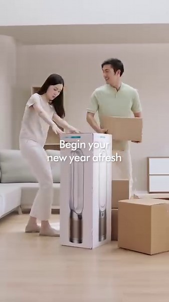 Breathe in the freshness of pure and clean air, this Lunar New Year 🍊🍊 Engineered to monitor the air in auto mode constantly, the Dyson Purifier Cool Formaldehyde TP09 air purifier automatically analyses the air. It captures dust, allergens and haze particles, and projects purified air in the room – ensuring the air is clean as you host unforgettable moments with family and friends. Discover more: http://ms.spr.ly/6180ifnDa #DysonSG #DysonHome #DysonTechnology | Dyson