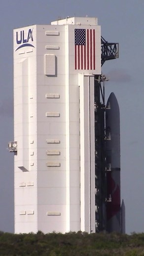 United Launch Alliance's Vulcan Centaur rocket arrives at pad ahead of debut launch. Credit: John Howard #space #rocket #unitedlaunchalliance #rocketscience #rockets | Cosmoknowledge