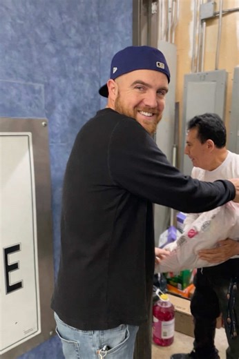 You forget it. We’ve got it. Teamwork behind the scenes keeping our machines stocked with the latest washing products. Stocked. Ready. Reliable. LA & OC 📍5940 Atlantic Blvd, Maywood 📍4005 Slauson Ave, Maywood 📍3651 E Slauson Ave, Maywood 📍6001 Whittier Blvd, Los Angeles 📍2104 S Main Street, Santa Ana 📍12645 Westminster Ave, Garden Grove 📍1003 S Fairview St, Santa Ana 📍1510 W Edinger Ave, Santa Ana 📍1701 W Santa Ana Blvd, Santa Ana #SantaAna #FreeWiFi #SoCalLaundry #FluffAndFold #Maywood