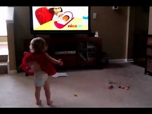 K dances to Bubble Guppies at the zoo song!