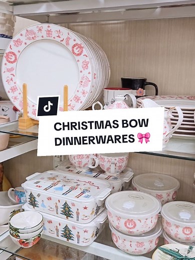 These christmas bow dinnerwares are so pretty! 🎀 @HomeGoods