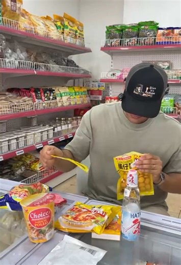 Todo lo que puedes comprar con menos de $1,000 pesos en China Markt!! Te esperamos! 📍30 de marzo esquina independencia