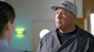 Roger wundert sich nur, Paco hat direkt ein schlechtes Gefühl... Was ist hier los? #UnterUns | Unter Uns