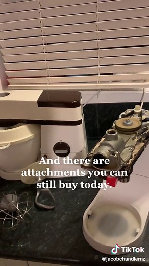 Reviving a 1970s Kenwood Chef Mixer