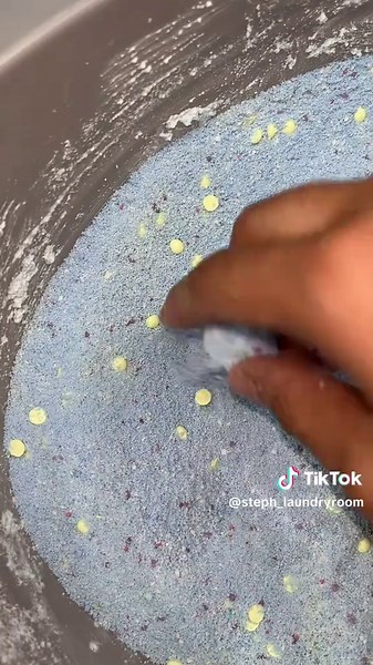 How to Make the Perfect Laundry Paste