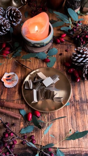 𝙼𝚘𝚘𝚗𝚌𝚛𝚊𝚏𝚝 & 𝙼𝚊𝚐𝚒𝚌𝚔 on Instagram: "Winter Solstice Ritual 🕯️ I shared a video on my stories the other day from @lexie with such a beautiful Winter Solstice Ritual and so many people messaged to say they were going to do it. So let’s do it, together! Write down your 12 wishes or intentions for 2026, and then starting on the solstice (Sunday), burn one each day without looking. On New Years, you will be left with your last wish, open it. This is the wish you carry into your new year