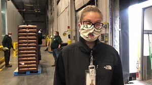 1.4K views · 37 reactions |  We’re LIVE from the Food Bank of Delaware, donating 20,000 pounds of food, beverage, and snacks to help support this community!  “..We are so thankful for Royal Farms’ support!” Kim Turner; Communications Director, Food Bank of Delaware. We are committed to donating to every state in which we operate! #rofoCARES | Royal Farms | Facebook