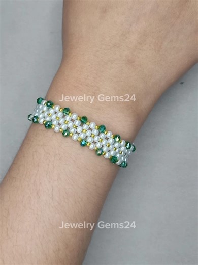 DIY Bracelet Making with Beads and Pearls