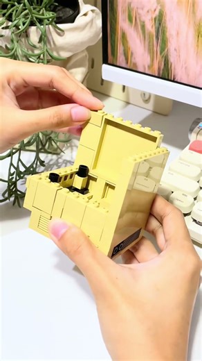 PC Power: Stop motion retro computer build! 🎞️ 🖥️ #MAXPremium #ZURU