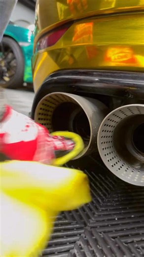 39K views · 751 reactions | Cleaner Pro es de los mejores desengrasastes y limpiadores que puedes tener para poder limpiar cualquier parte de tu auto. Nosotros lo tenemos en nuestras sucursales o también puedes pedirlo por Mercado Libre. Iztacalco 56 1135 0641 Azcapotzalco 55 6415 8032 Satélite 55 4635 9724 #desengrasateautos #cleanerpro #limpiezadeauto #tuningmexico #PuroPincheTunning | Activaciones Vagcom Racer | Facebook