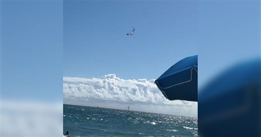 Man free-falls into ocean after powered paraglider fails off Singer Island