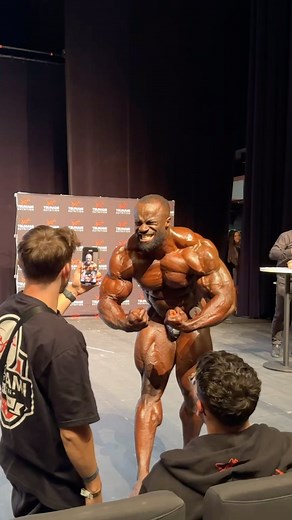 Most_Muscular on Instagram: "POSEDOWN !!!! @theoleguerrier @samson__dauda #bodybuilding #olympia #ifbb #npc"