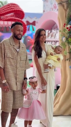 neymar jr beautiful family 😍 #neymar #neymarjr #cr7 #shorts