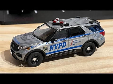 596 NYPD Ford Explorer Chase 1/64 Scale ￼