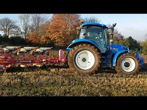 Mccormick mc115 & New Holland T6.140 ploughing