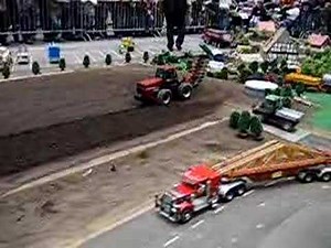 CASE 4994 R/C Tractor Ploughing