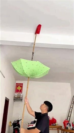 New Approach to Clean Ceiling: Umbrella + Mop, Double the Efficiency!
